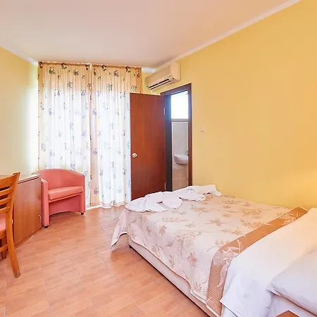 Casa de hóspedes Aquamarina 3*